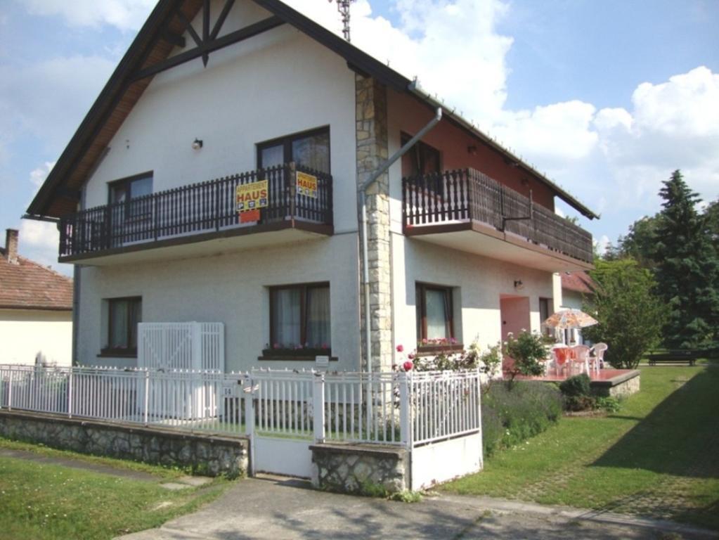 Gyongyvirag Vendeghaz Daire Balatonboglár Oda fotoğraf